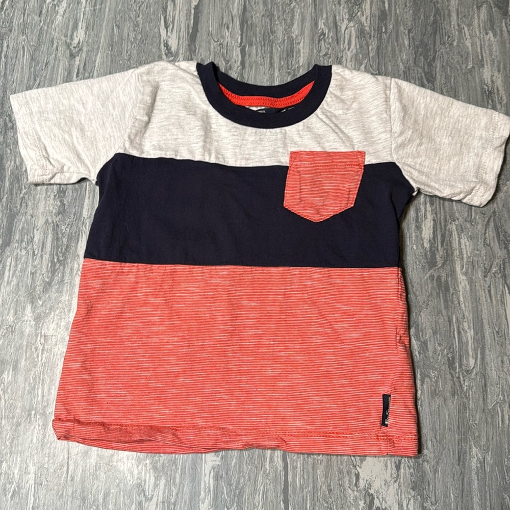 💜3/$15 Ben Sherman Tee with pocket